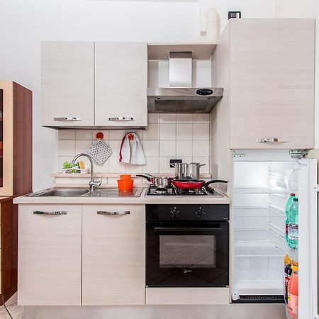 Hotel Residence Jamaica Милано Мартима Стая снимка