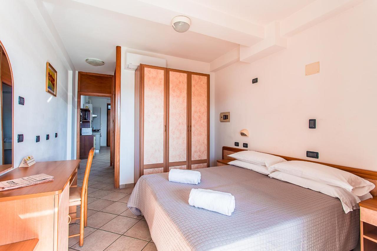 Hotel Residence Jamaica Милано Мартима Екстериор снимка