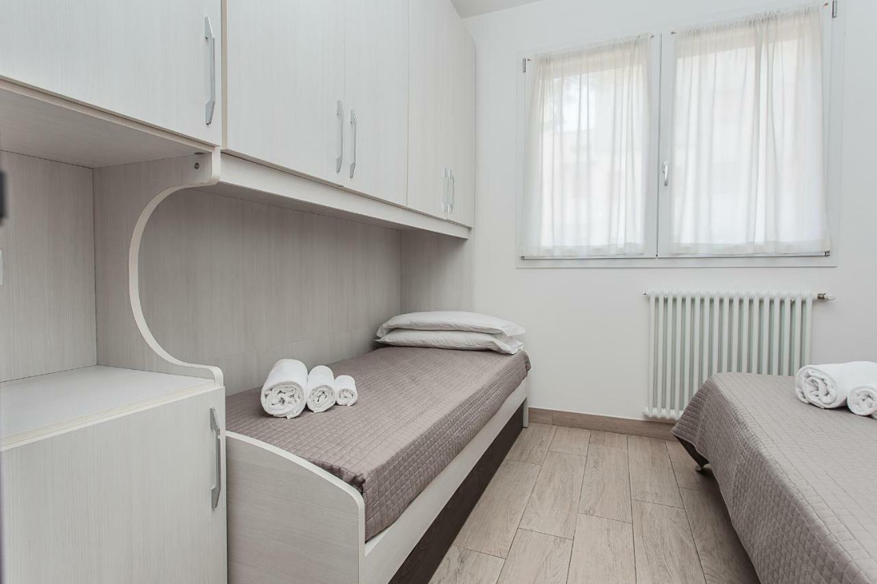 Hotel Residence Jamaica Милано Мартима Екстериор снимка