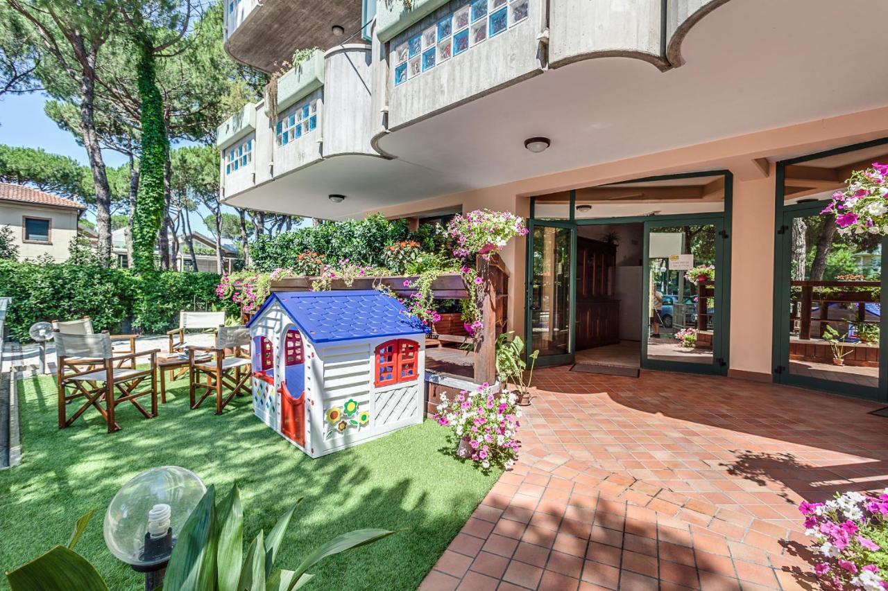 Hotel Residence Jamaica Милано Мартима Екстериор снимка